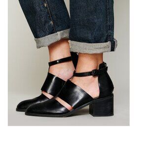 Jeffrey Campbell Gallant Ankle Boot. Size 8.5